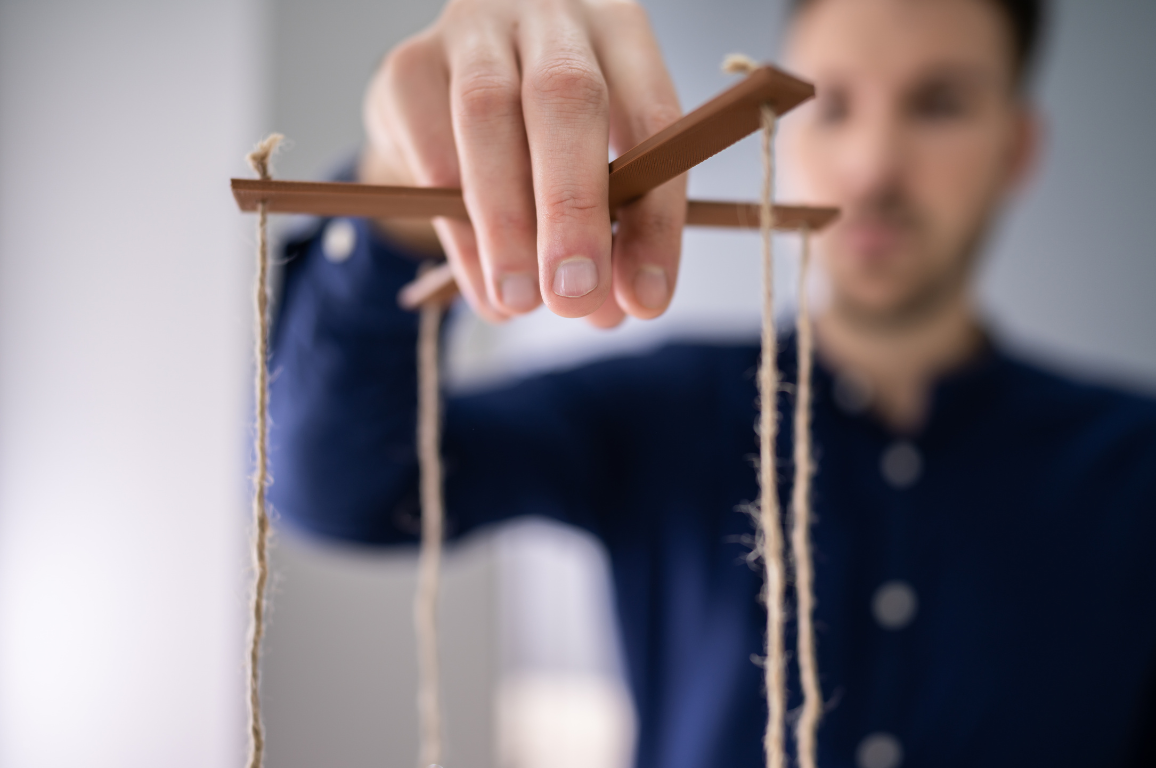 przewodnik rozpoznawania manipulacji w związku